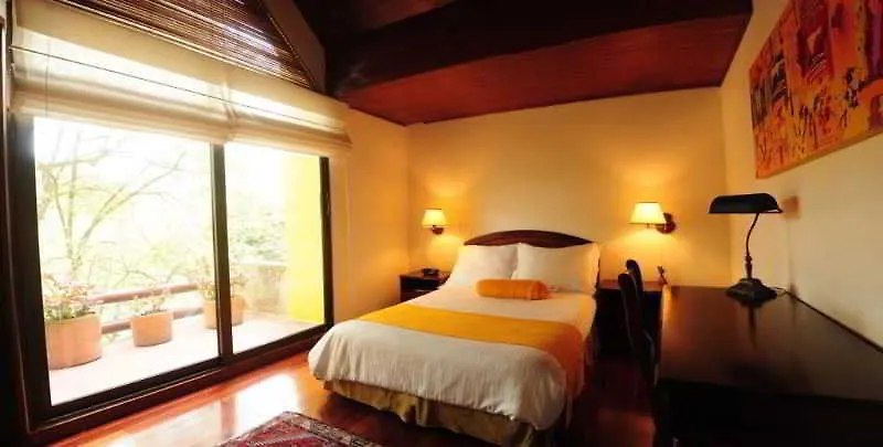 Hotel Emaus Bogota 3*,